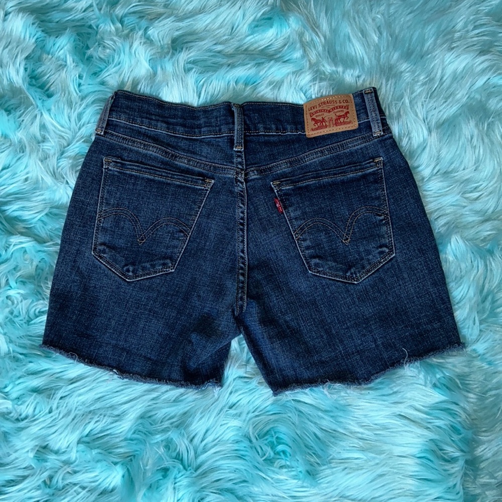 Women’s Levi 505 Jean Shorts, size 26